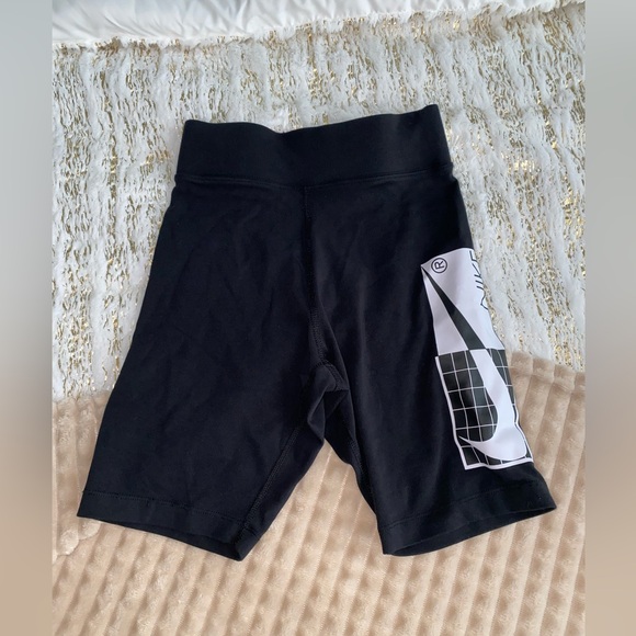 WOMENS HIGH WAIST NIKE SHORTS - Picture 1 of 2